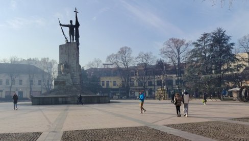 I dalje na začelju: Prosečna februarska zarada U Kraljevu - 98.220 dinara