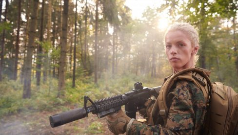 Ako izbije treći svetski rat, i žene će na front? Presedan u ovoj evropskoj zemlji, stručnjaci upozoravaju na ozbiljan problem