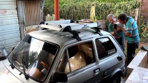 Не треба му безнин, ни струја: Преправио пеглицу - иде на ћумур због несташице горива (Видео)