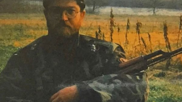 Вучић о оптужбама Пицуле: Говори често, али мало и глупо - довољно ми је да видим слику са калашњиковом у рукама