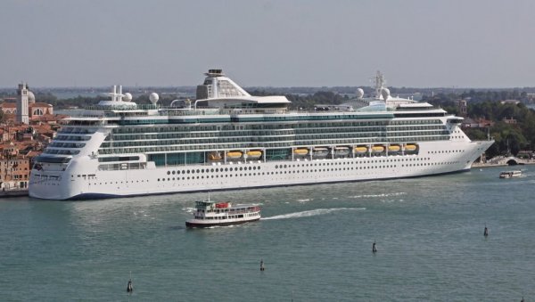 Колико Срби зарађују на крузерима: Цифре нису мале, али се ради и више од десет сати дневно!