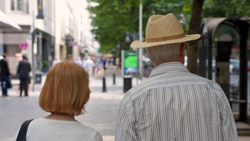 Penzioneri u Srbiji sve češće biraju ove poslove: Laka zarada bez velikog napora