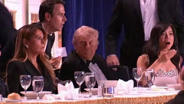 Мађионичар очи у очи са Трампом пар тренутака након пуцњаве: Изводио трик за Доналда и Меланију, одједном се обојица нашли на поду