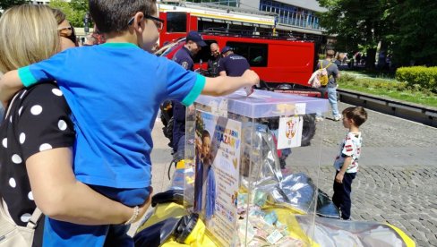 Ujedinjeni za malenog Balšu (3.5): Kraljevčani prikupljaju novac za lečenje bolesnog dečaka (FOTO)