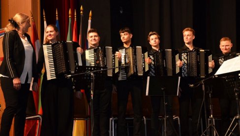 FESTIVAL OKUPIO 150 HARMINIKAŠA: U bijeljinskom Centru za kulturu 18. Međunarodni festival