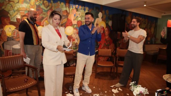 Ноћ када се емоције пале: Константинос Коуфос ломио тањире и најавио концерт који спаја атинску страст и српску душу (Фото)