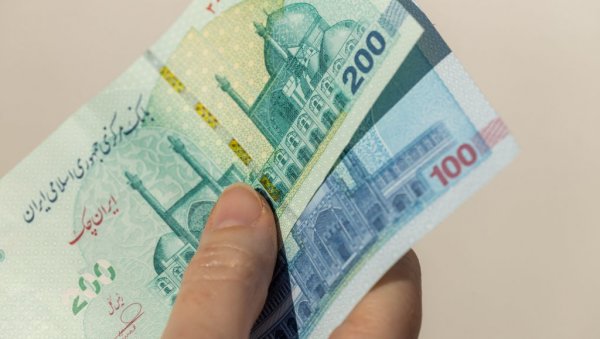 Нагли пад: Невиђено потонуће ове валуте