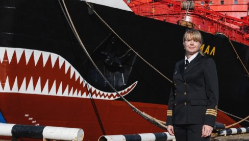 Od seoske škole, do kormila giganta Jamala: Ekskluzivno za Novosti - Marina Starovojtova, prva žena kapetan nuklearnog ledolomca  (FOTO)