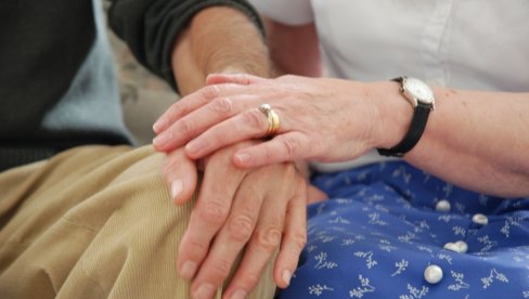 Ovde od penzije jedva preživljavaju: Kako žive penzioneri u Nemačkoj, Švajcarskoj i Austriji?