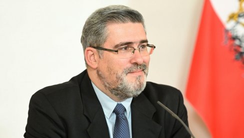 STAROVIĆ ODGOVORIO BORKU STEFANOVIĆU: Mogao bi da objasni kako to on i ostali korifeji evropske ideje nisu glasali za evropske zakone