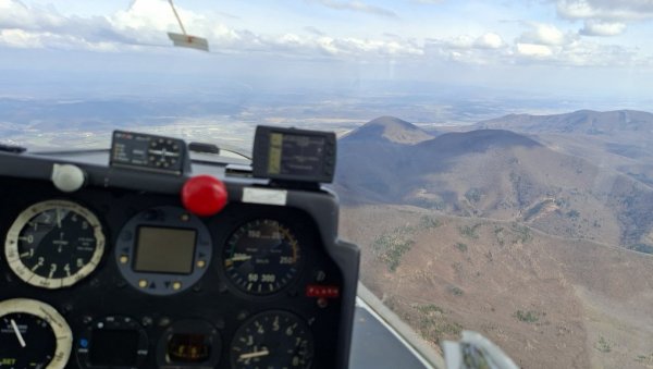 Авион принудно морао да слети: Драма у БиХ, има повређених