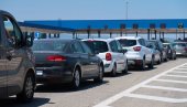 ПРИВРЕДА ТРПИ ЗБОГ ДУГИХ ЧЕКАЊА НА ГРАНИЦАМА ЗАПАДНОГ БАЛКАНА И ЕУ: Проблем и илегалне платформе за превоз