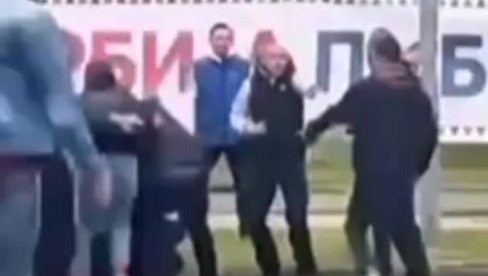 Opšta makljaža: Blokaderi nasrnuli na članove SNS u Novom Sadu (VIDEO)