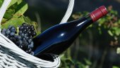 VATIKAN IMA I ZVANIČNO VINO: Proizvedeno  u 5.000 boca, namenjeno za proslave u posebnim prilikama