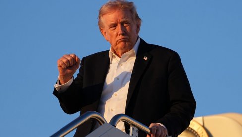 47 ГОДИНА СУ СЕ ИЗВЛАЧИЛИ, А ОНДА САМ ДОШАО ЈА Драматична порука Трампа, тврди да је сломио Иран и вратио моћ Америци