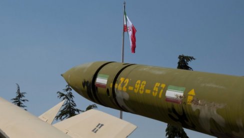 Iran pogodio američki brod sa dve rakete: Drama u Ormuzu, oglasila se vojska