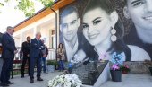 Zvezda odala počast žrtvama masakra u Duboni i Malom Orašju (FOTO)