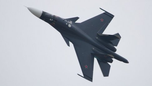 Руско ваздухопловство показало нову тактику и оружје: Су-34 удара са новим бомбама по положајима ВСУ (ВИДЕО)