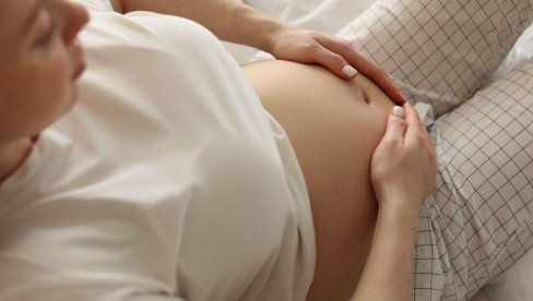 ДА ЛИ ТРУДНИЦУ МОГУ ДА ВРАТЕ СА ГРАНИЦЕ ЗБОГ Е-БОЛОВАЊА: Ево шта заиста пише на сајту РФЗО