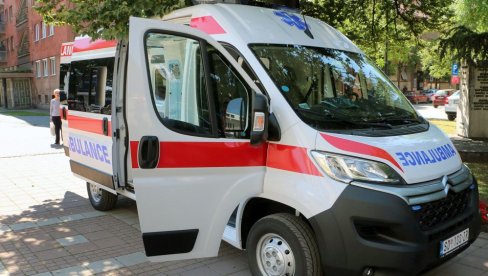 TEŠKO POVREĐEN MUŠKARAC: Saobraćajna nesreća kod Bubanj potoka: Hitno prevezen u Urgentni