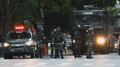 PUCNJAVA U ŠKOLI: Ubijena dva radnika, priveden maloletnik