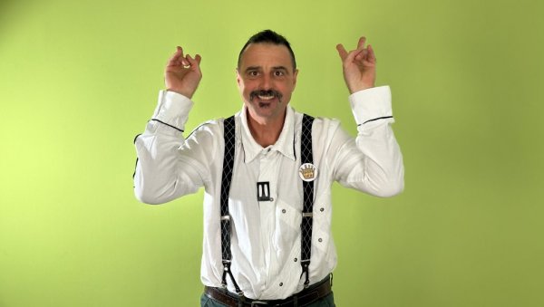 БОЈАН ИВКОВИЋ ЗА ТВ НОВОСТИ: Село препознаје праве љубитеље живота, а тамо будан сањам и никада се уморан не будим (ФОТО)