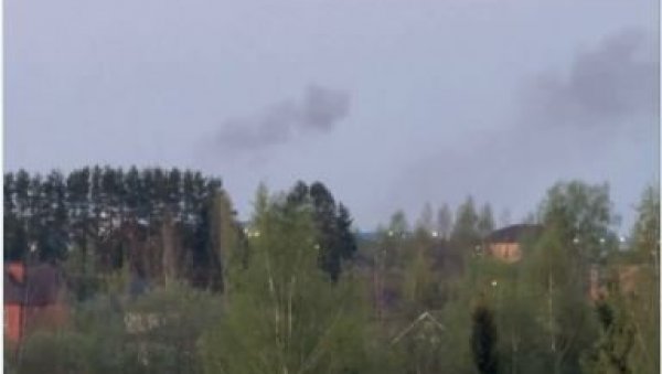 МУКЕ ЗА РУСИЈУ ПРЕД ПАРАДУ ПОБЕДЕ: Украјински дронови поново стигли близу Москве, гађан логистички објекат (ВИДЕО)