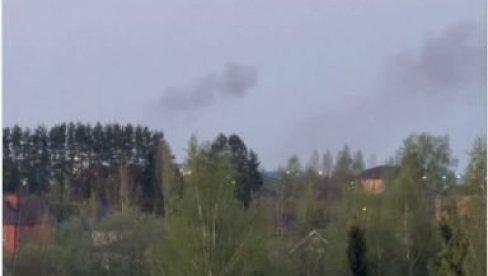 МУКЕ ЗА РУСИЈУ ПРЕД ПАРАДУ ПОБЕДЕ: Украјински дронови поново стигли близу Москве, гађан логистички објекат (ВИДЕО)