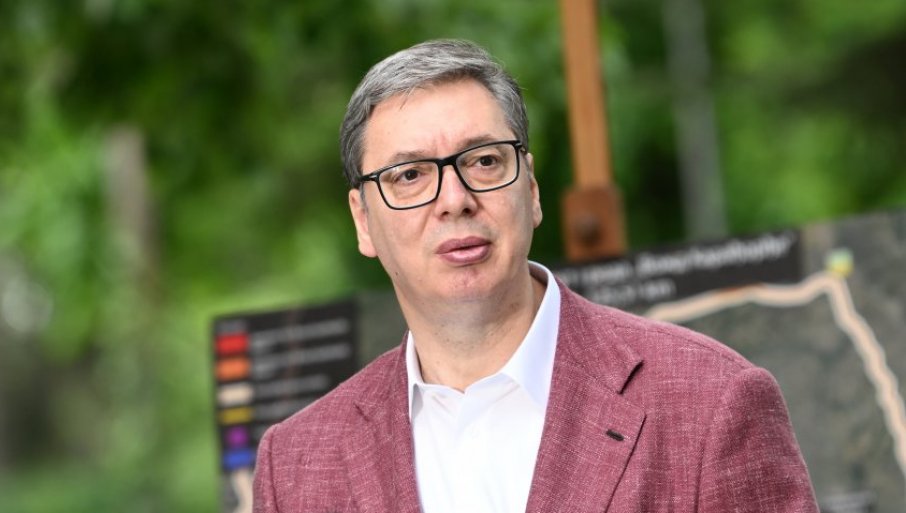 ИСТОРИЈСКО ОБРАЋАЊЕ ВУЧИЋА ГРАЂАНИМА ЦРНЕ ГОРЕ: Извините што смо вас волели више него ви нас