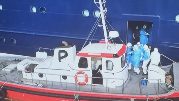 НА СВЕТОЈ ЈЕЛЕНИ ЗАРАЖЕНИ БРОД НАПУСТИЛО ТРИДЕСЕТОРО ПУТНИКА: Контакти у Холандији, Јужној Африци и Великој Британији
