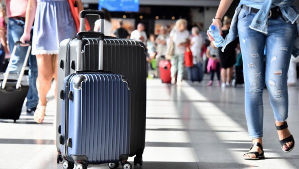 ЗБОГ ОВОГА ДРЖАВА МОЖЕ ДА УЗМЕ ПАСОШ: На удару је једна категорија грађана