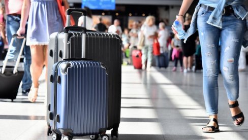 ЗБОГ ОВОГА ДРЖАВА МОЖЕ ДА УЗМЕ ПАСОШ: На удару је једна категорија грађана