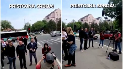 ОВО ЈЕ ПРИСТОЈНА СРБИЈА! Док блокадери руше и дивљају, грађани који воле своју земљу мирно стоје (ВИДЕО)