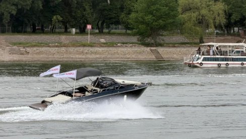 ВЕЛИЧАНСТВЕНО: Грађани у знак подршке председнику Вучићу и СНС развили транспаренте Србија побеђује широм Србије