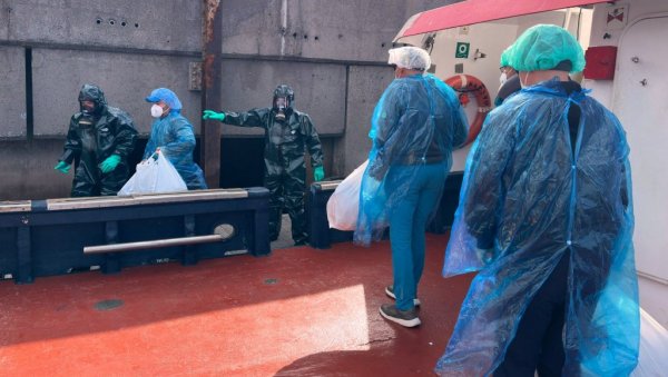ПОЧЕЛО ЈЕ: Прва група путника са крузера смрти се искрцала, ево шта ће даље бити са њима (ФОТО)