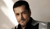 ФАНТОМСКИ ОСЕЋАЈ БОЛА: Ацо Пејовић отпевао баладу која пече и лечи (ФОТО)