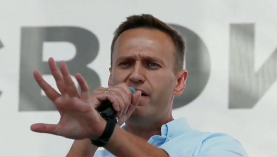 НОВИЧОК У ДОЊЕМ ВЕШУ, АГЕНТ ПРЕВАРЕН НА СТАРУ ЦАКУ: Како је Наваљни осрамотио ФСБ, обмануо атентатора да је помоћник шефа (ВИДЕО)