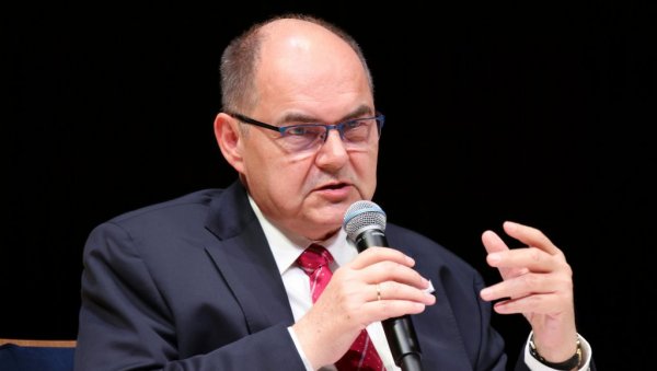 ОДЛАЗАК ШМИТА ЈЕ ПОБЕДА СРПСКЕ! Стевандић: Треба почистити све лоше што је урадио