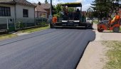 НОВИ АСФАЛТ ЗА 400 УЛИЦА: Почела реализација дугорочног инфраструктурног пројекта у Смедереву