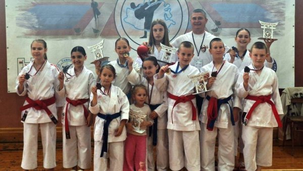 КАРАТЕ ТУРНИР „ТЕМНИЋ КУП“:  Медаље за Ћупричане и Параћинце