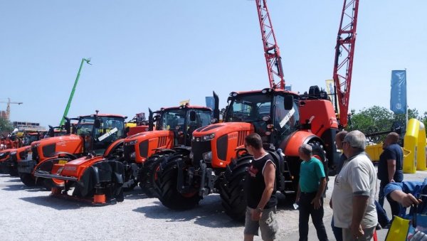 БЕСПЛАТАН ПРЕВОЗ НА САЈАМ У НОВОМ САДУ: За регистроване пољопривреднике из Параћина и Ћуприје