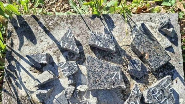 СРАМНО: Поново уништен споменик жртвама усташког терора у Слобоштини, међу убијенима и деца (ФОТО)