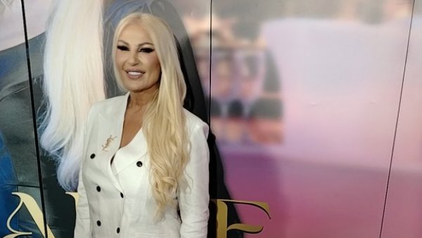 ОВО ЈЕ МОЈА ИСТИНА, БЕЗ УЛЕПШАВАЊА: Елма Синановић обележила 30 година каријере издавањем десетог албума А такве преживе све (ФОТО)