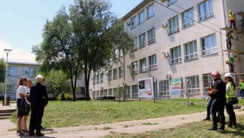 ПОЧЕЛА САНАЦИЈА СРЕДЊЕ ШКОЛЕ „ ДЕСПОТ ЂУРАЂ“ У СМЕДЕРЕВУ: Пројекат тежак 42 милиона динара