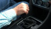 VOZAČI, DA LI STE ZNALI: Evo čemu služi slovo E na menjaču