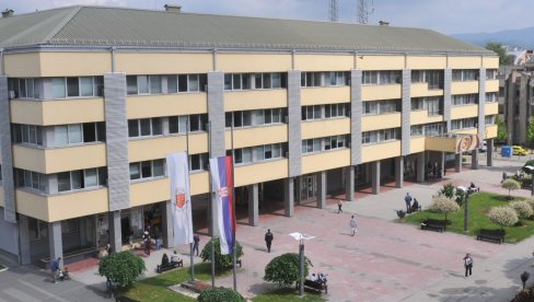 СТИПЕНДИЈА - 20.000 МЕСЕЧНО: Краљевчани помажу своје најуспешније студенте