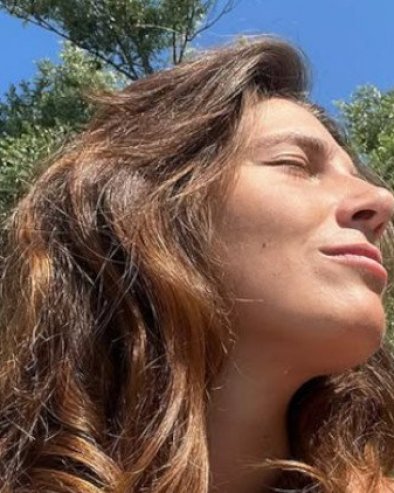 РАДИЛА НА ТЕЗГИ И РИБАЛА ТОАЛЕТЕ, ПА ОДЛУЧИЛА ДА ПРОМЕНИ ЖИВОТ: Наша глумица је прошла трновит пут да би остварила свој сан