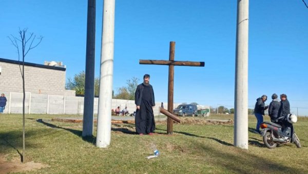 У АРГНТИНИ ГРАДЕ ХРАМ СВЕТОМ ВАСИЛИЈУ ОСТРОШКОМ: Српски исељеници у покрајини Кордоба подижу православну светињу