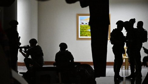 PUCNJAVA U FILIPINSKOM PARLAMENTU: Haos zbog pokušaja hapšenja senatora Dela Rose