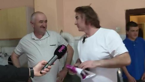 Željko Mitrović HUMANIM GESTOM olakšao svakodnevicu petočlanoj porodici Tadić iz Guče koja se suočila sa VELIKOM TRAGEDIJOM !